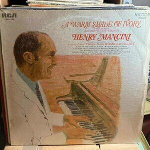 The Pianoo, Orchestra And Chorus Of Henry Mancini Vinyl Record LP VG+ AB103
